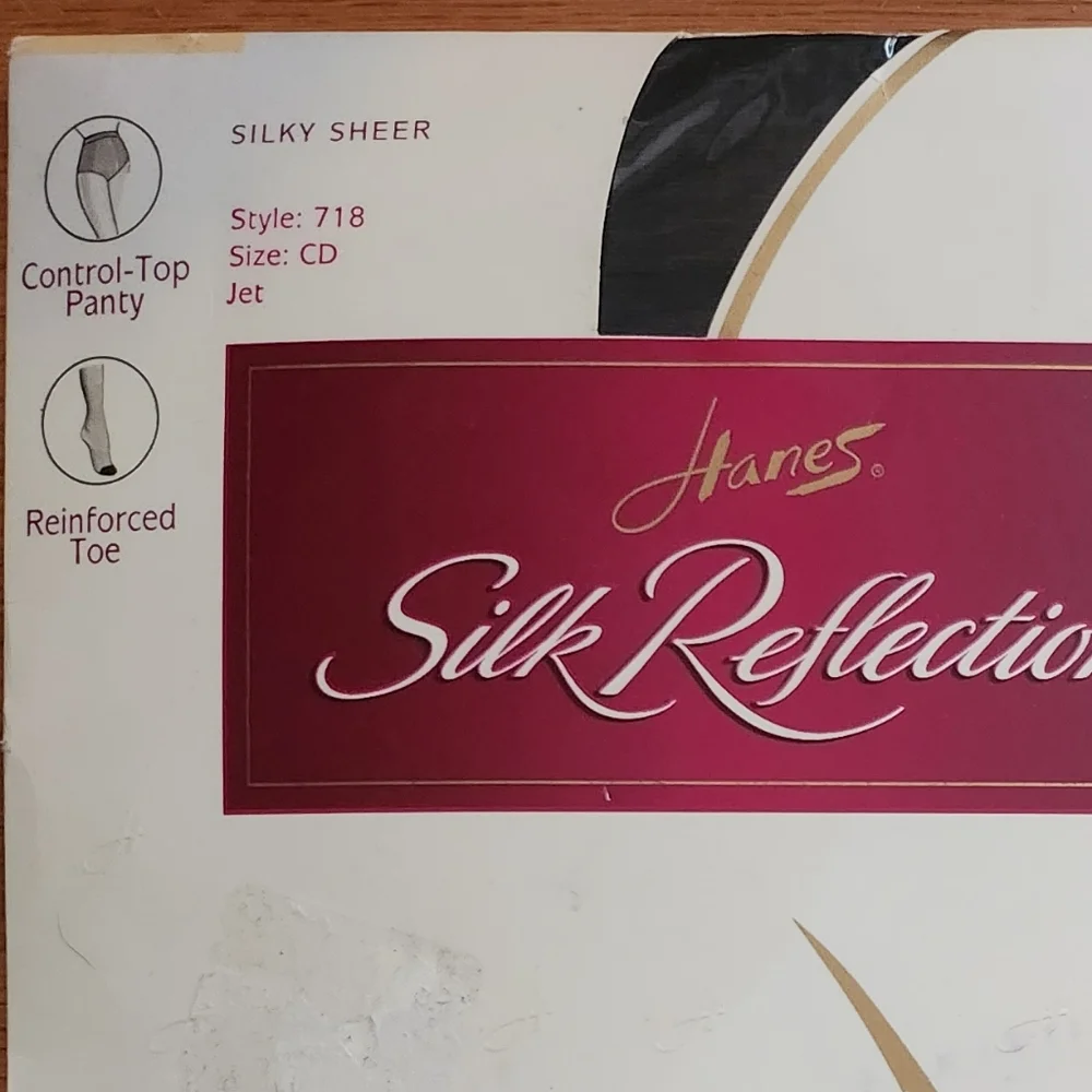 2 Hanes Silk Reflections Pantyhose Size CD